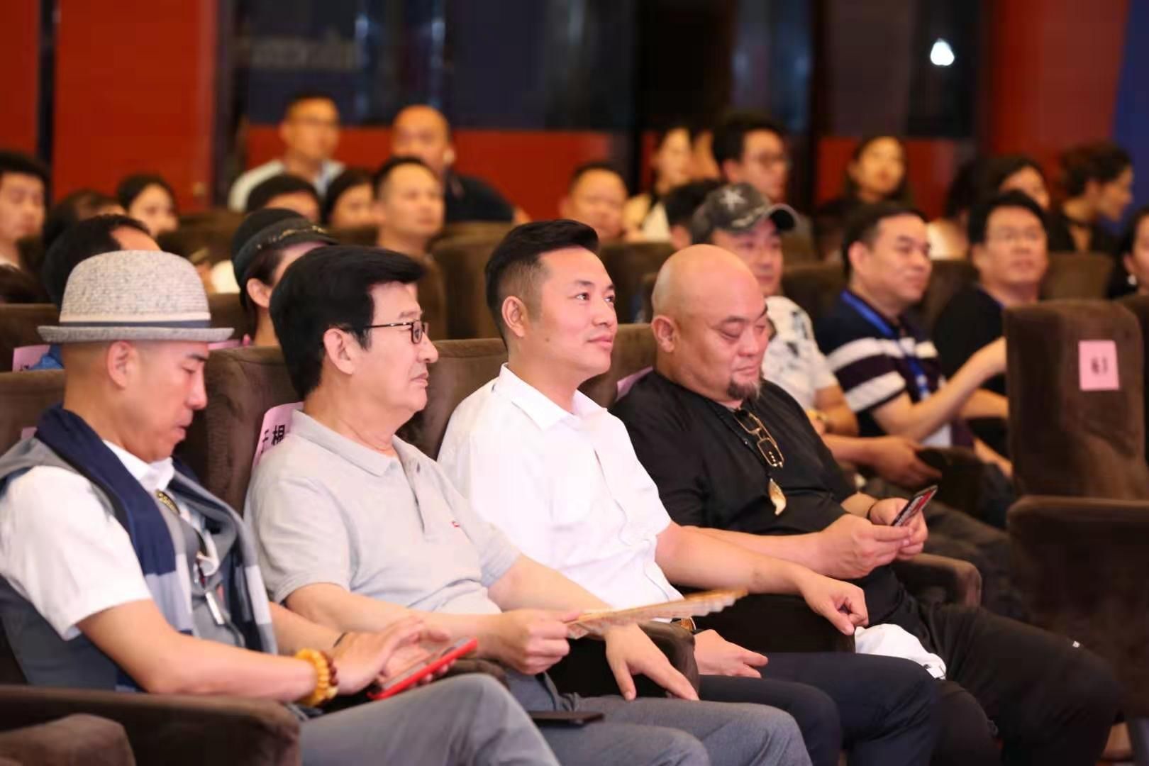于根艺,刘小宝倾力加盟,电影《我不想当网红》在中原福塔开机